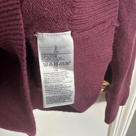 Old Navy V-Neck Sosoft maroon oversized sweater women's small (016) - Picture 3 of 6